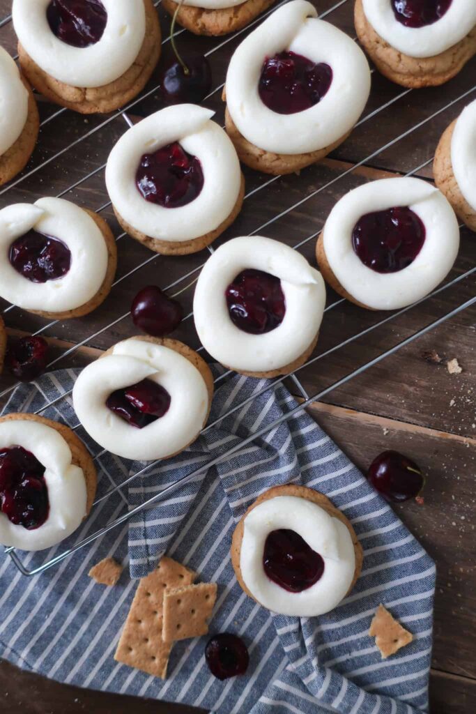 graham cracker flavored cookies