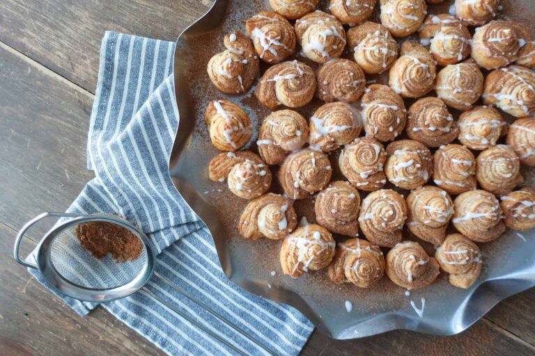 mini puff pastry cinnamon rolls