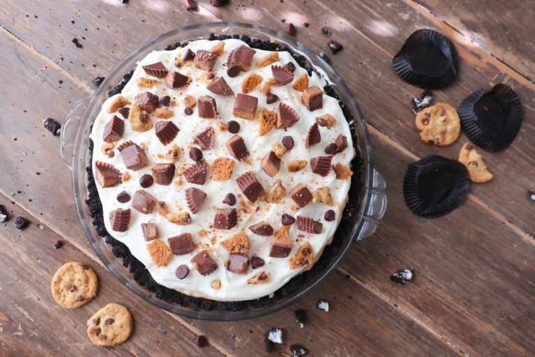 no bake peanut butter pie with chocolate chip cookies