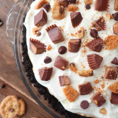 no bake pie with peanut butter oreo crust and chocolate chip cookies