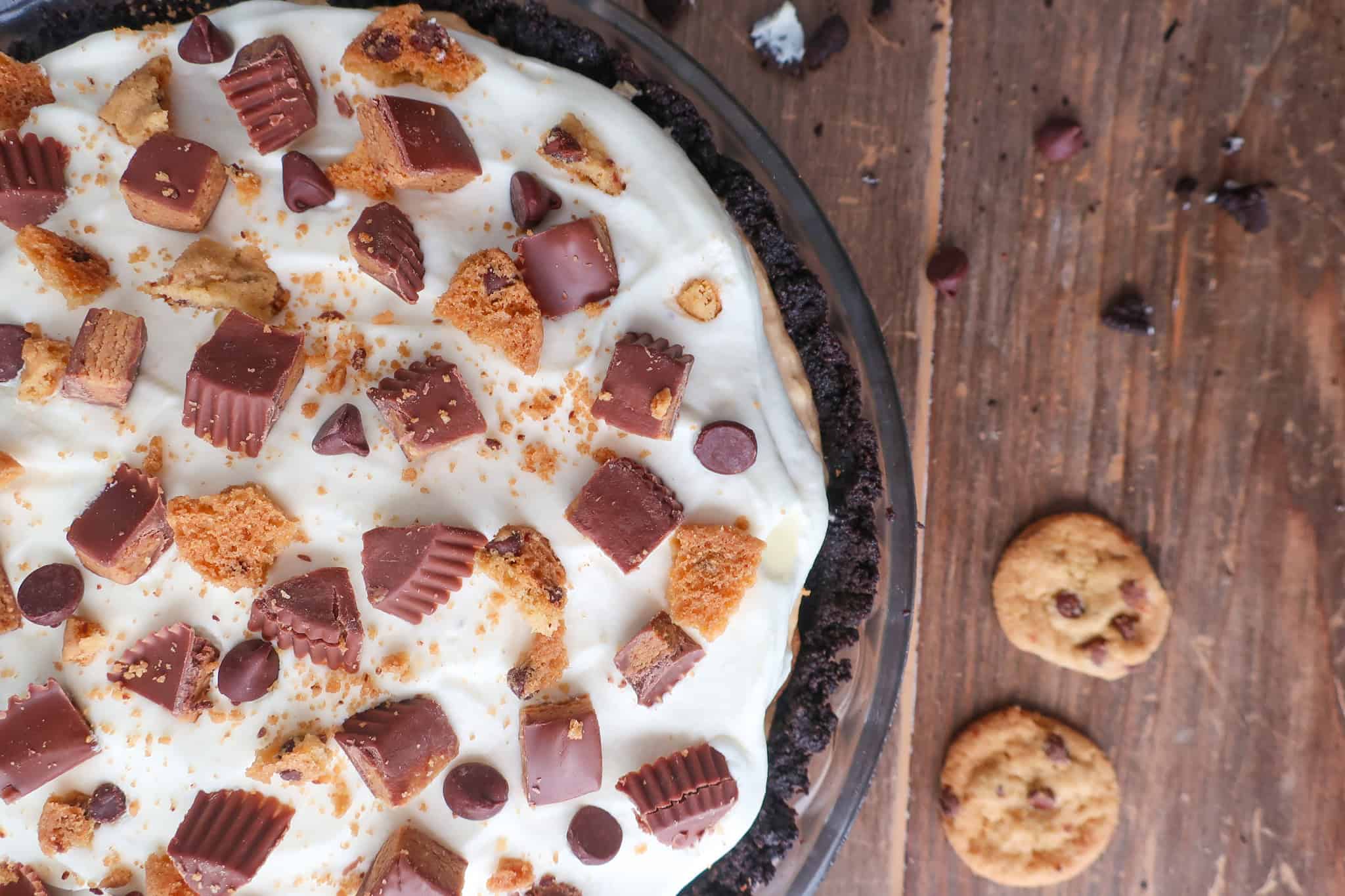 no bake peanut butter pie with chocolate chip cookies