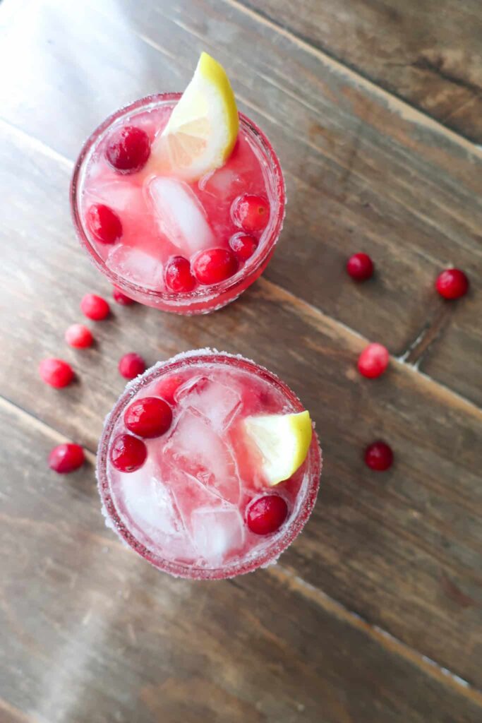 easy holiday mocktail recipe with cranberry