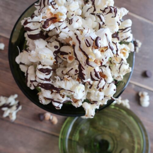 single serve black and white popcorn with toasted cashews; popcorn drizzled with. white chocolate and dark chocolate; single serve recipes