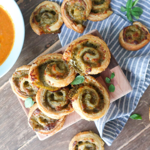 pesto pinwheels made with puff pastry