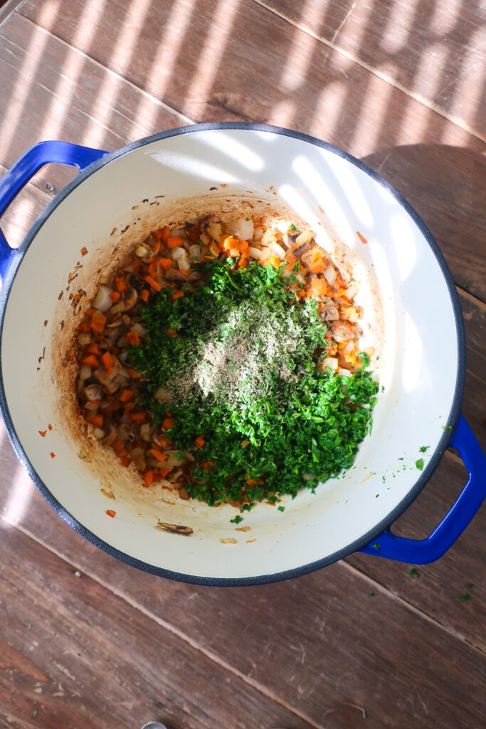 ingredients for spinach and mushroom chicken pot pie