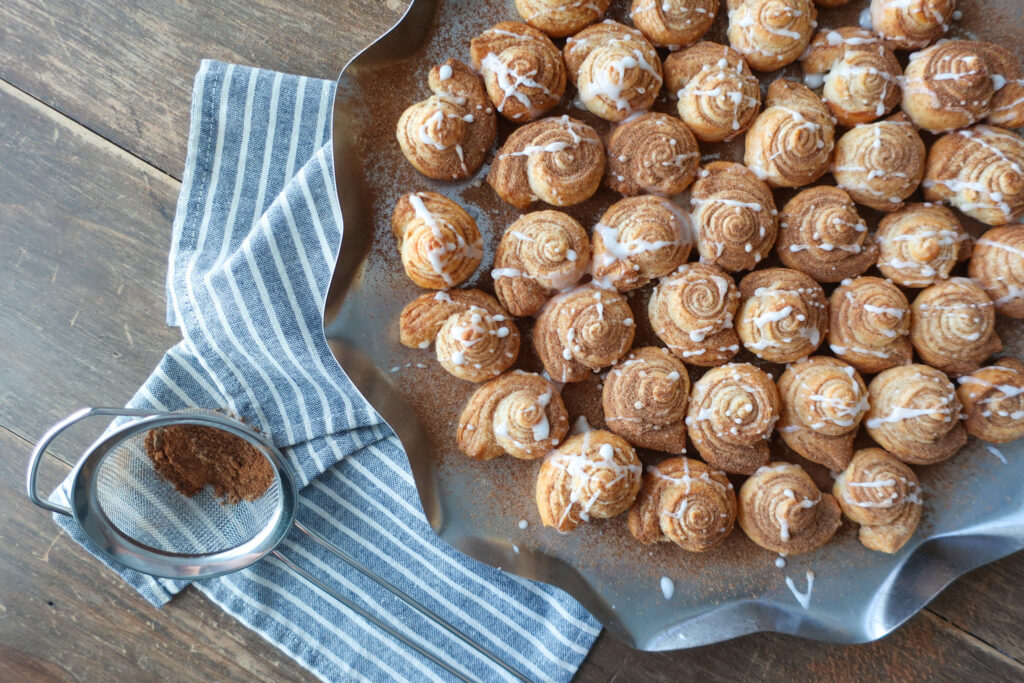 mini cinnamon swirl puff pastry