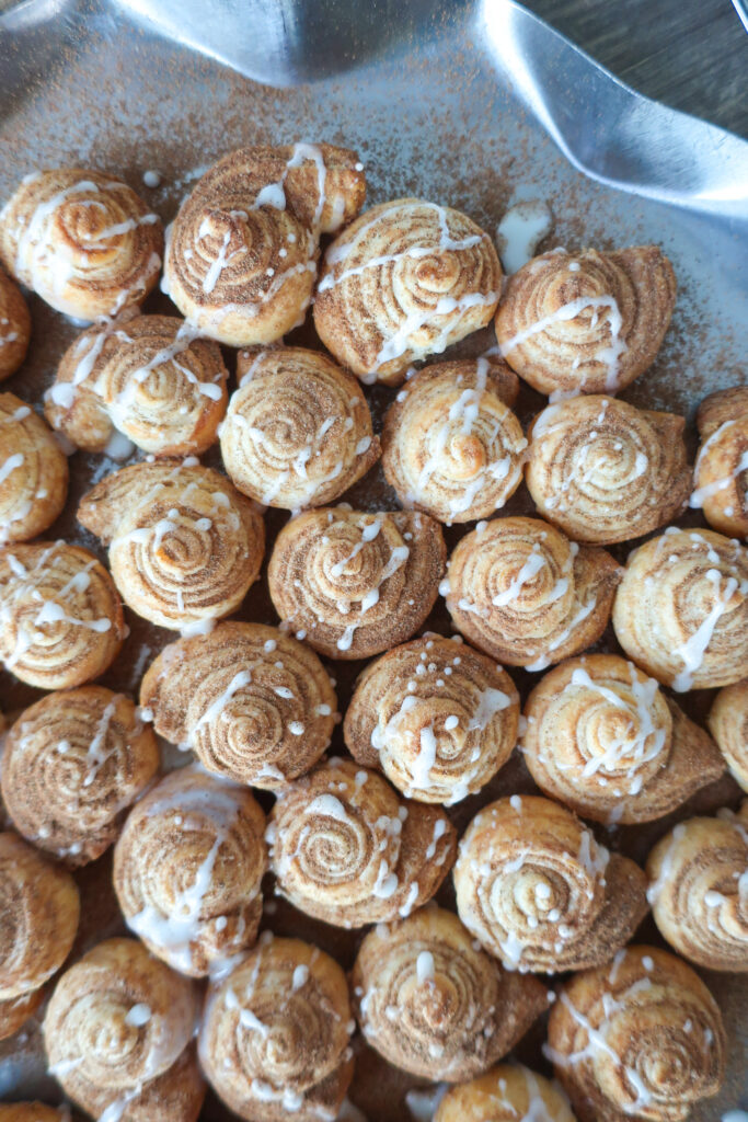 mini cinnamon swirl puff pastry