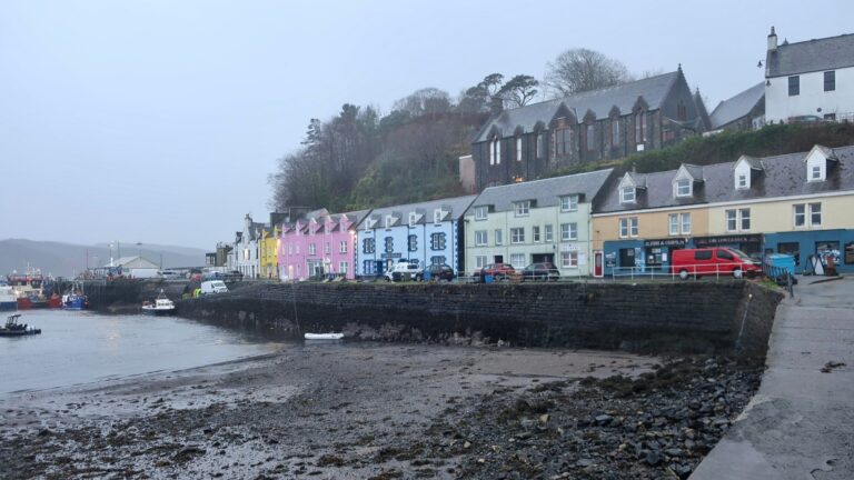 portree harbour shops on the isle of skye, scotland, uk, europe; solo travel; solo female travel; roadtrip scotland; roadtrip europe; scotland itinerary