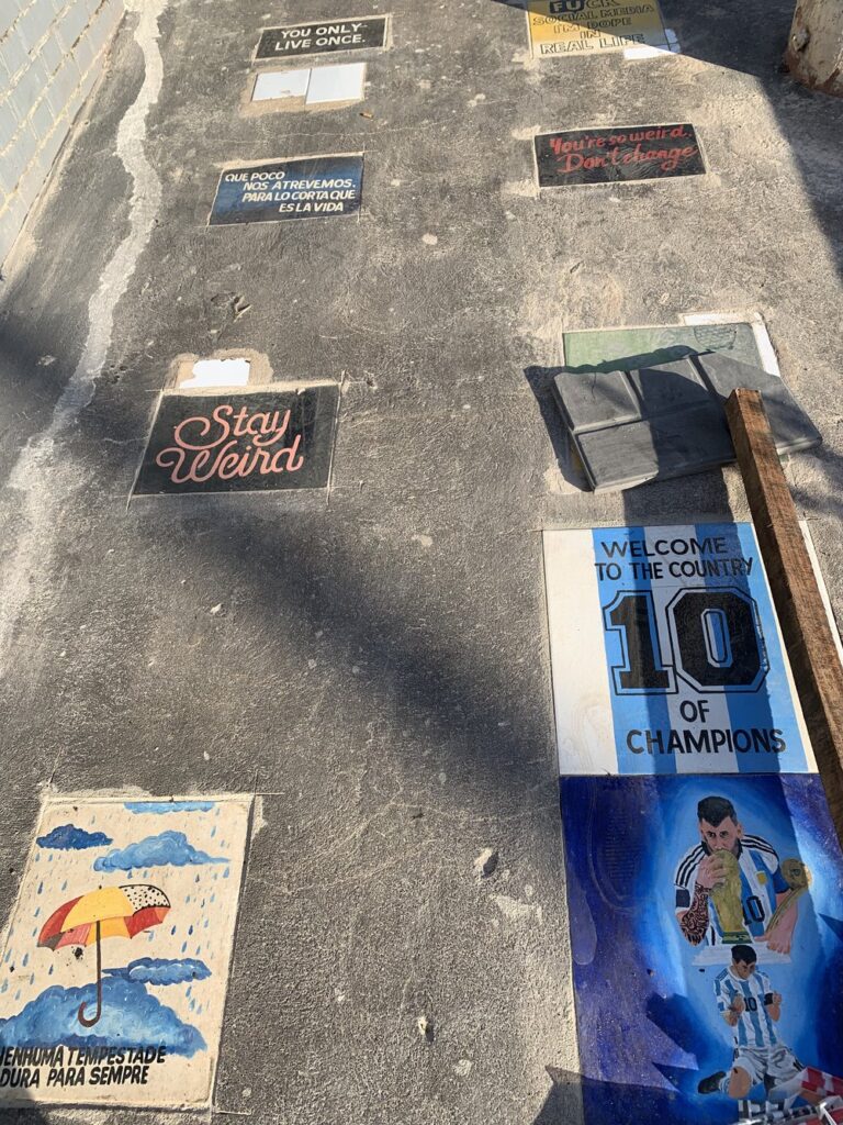 signs on the ground in argentina; motivational quotes; motivational sign; positive sign; positive affirmation