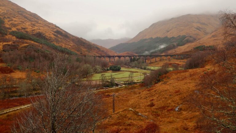 glenfinnan viaduct in scotland, united kingdom, europe; harry potter movies; solo travel; solo female travel; roadtrip scotland; roadtrip europe; scotland itinerary