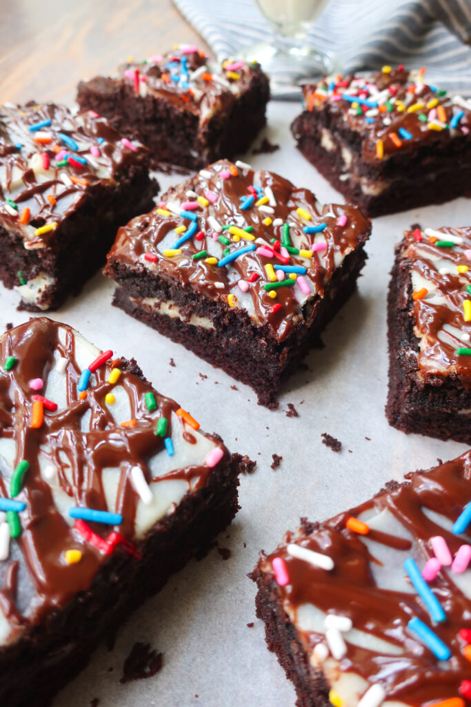 pop-tart hot fudge sundae bars with cream filling