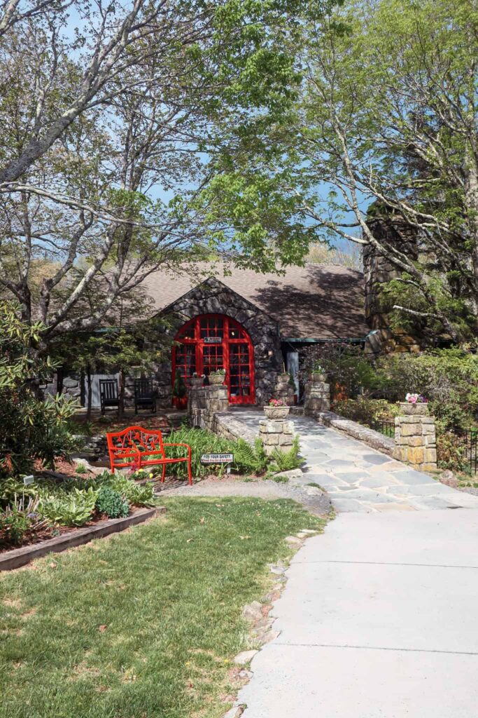 the blowing rock in blowing rock nc