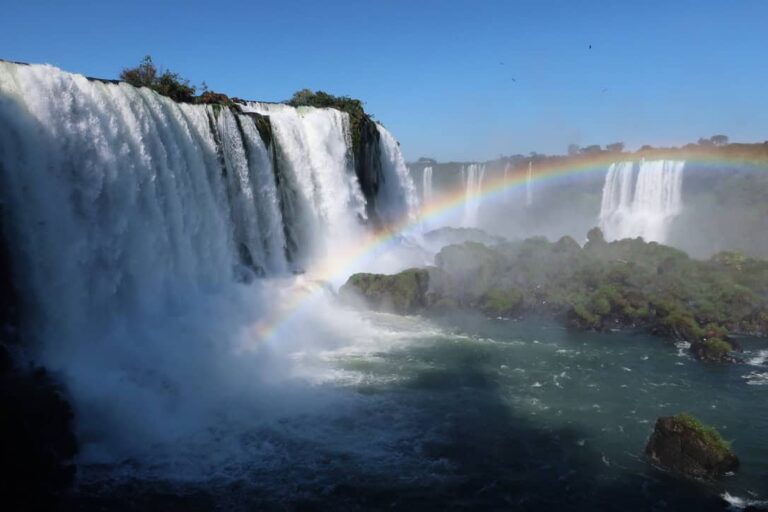 tips for visiting the iguazu falls in argentina and brazil