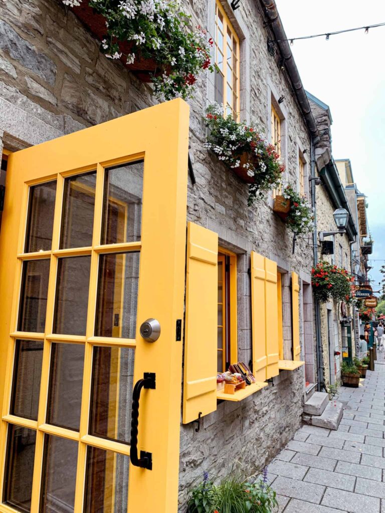 shops in Quartier Petit Champlain
