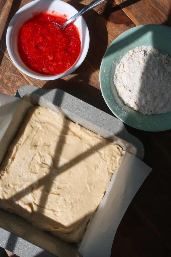 layers in strawberry coffee cake recipe
