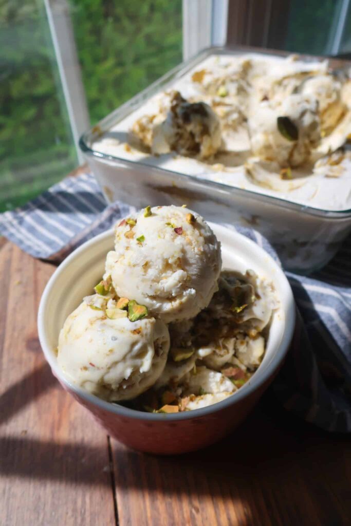vanilla and pistachio froyo recipe