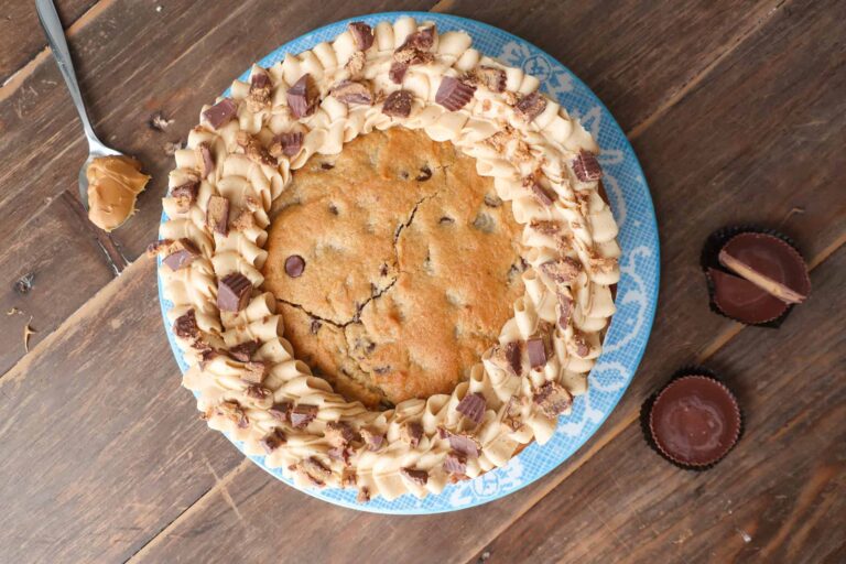 peanut butter chocolate chip cookie cake