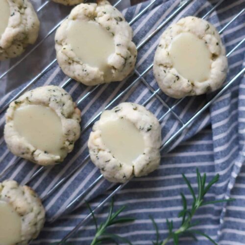 rosemary shortbread with white chocolate