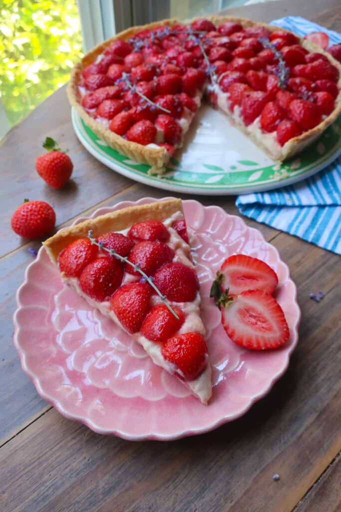 simple strawberry tart for summer dessert
