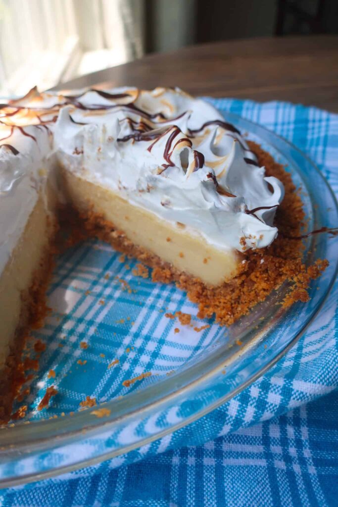 Inside of Golden Grahams pie