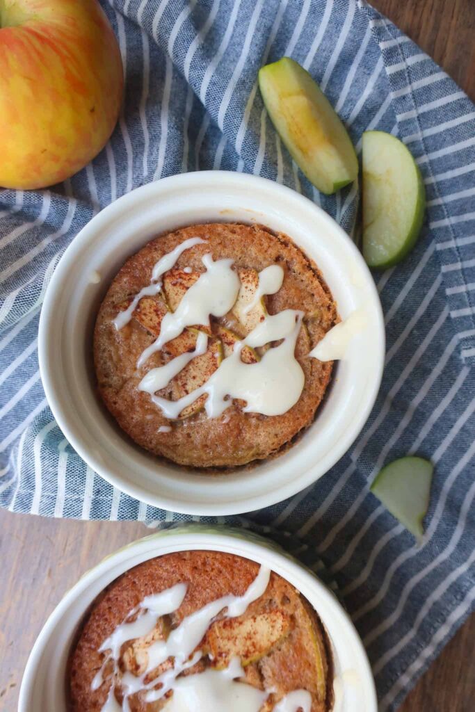 mini apple cakes